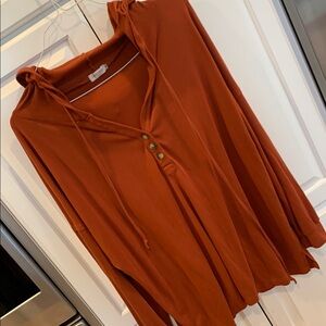 Luckymore Burnt Orange Hooded Top with Button Accents. Size XXL
